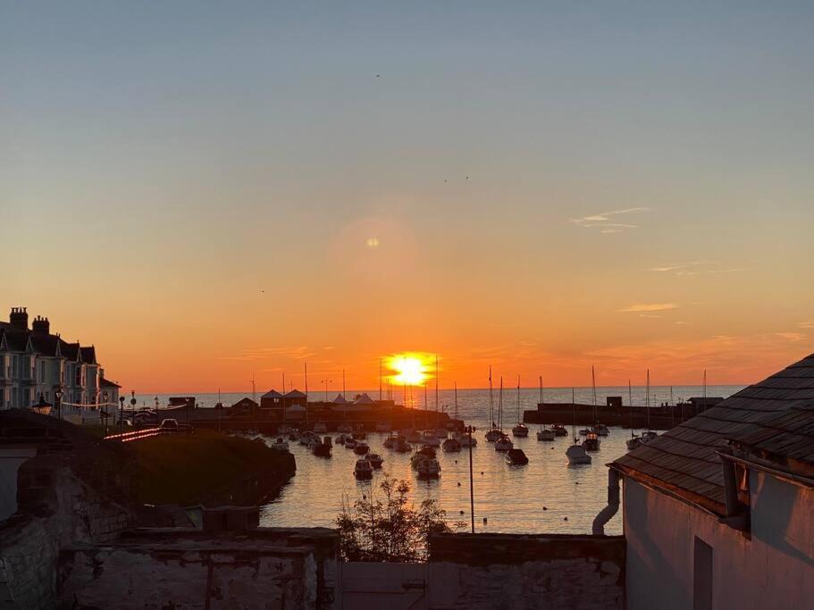 Aberaeron Island House - Panoramic Harbour Views 빌라 외부 사진